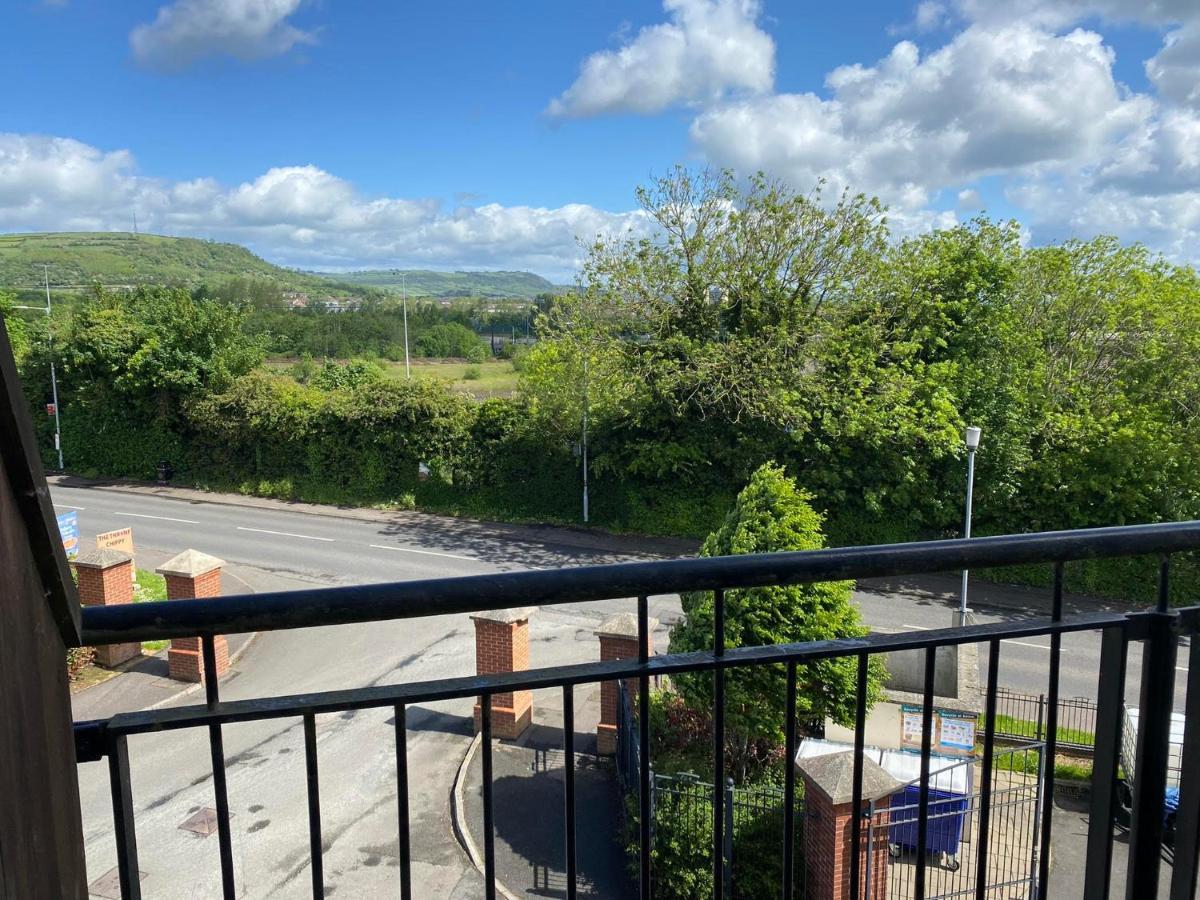 Hastings Extra Large Self Catering Tourism Certified Free Parking Wifi Apartment Belfast